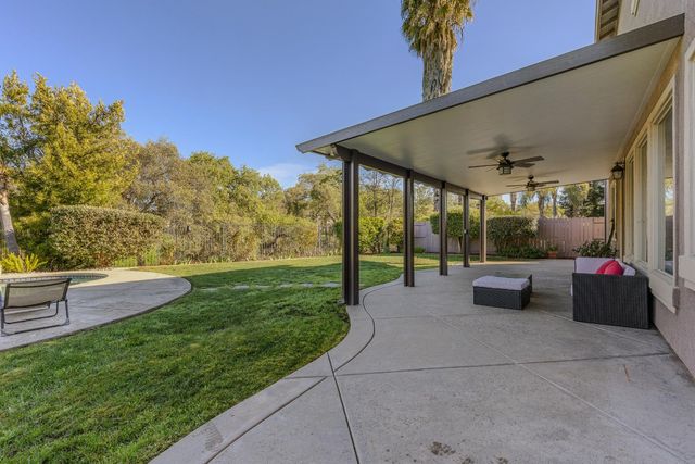 1864 Avondale Dr, Roseville, CA 95747