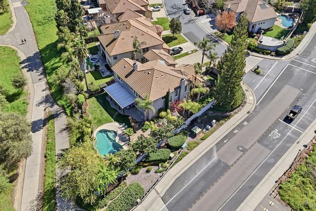 1864 Avondale Dr, Roseville, CA 95747