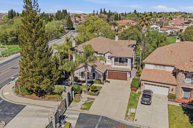 1864 Avondale Dr, Roseville, CA 95747