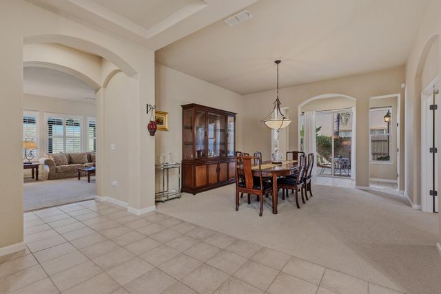 1864 Avondale Dr, Roseville, CA 95747