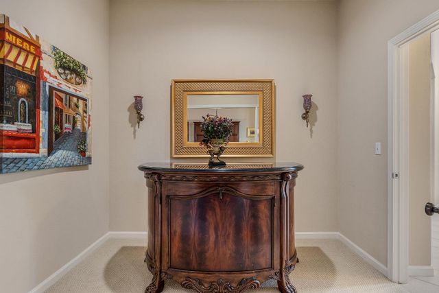 1864 Avondale Dr, Roseville, CA 95747