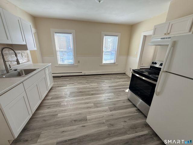 15-17 Beacon Street 1st Floor, Hartford, CT 06105