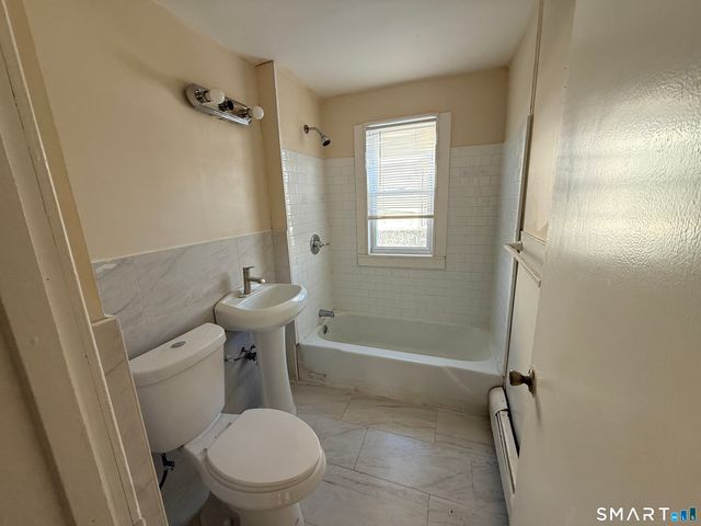 15-17 Beacon Street 1st Floor, Hartford, CT 06105