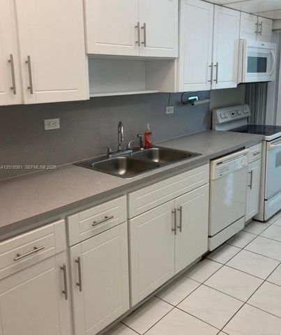 7135 Collins Ave 912, Miami Beach, FL 33141
