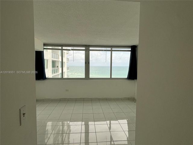 7135 Collins Ave 912, Miami Beach, FL 33141