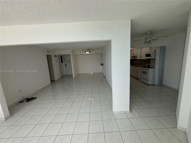 7135 Collins Ave 912, Miami Beach, FL 33141