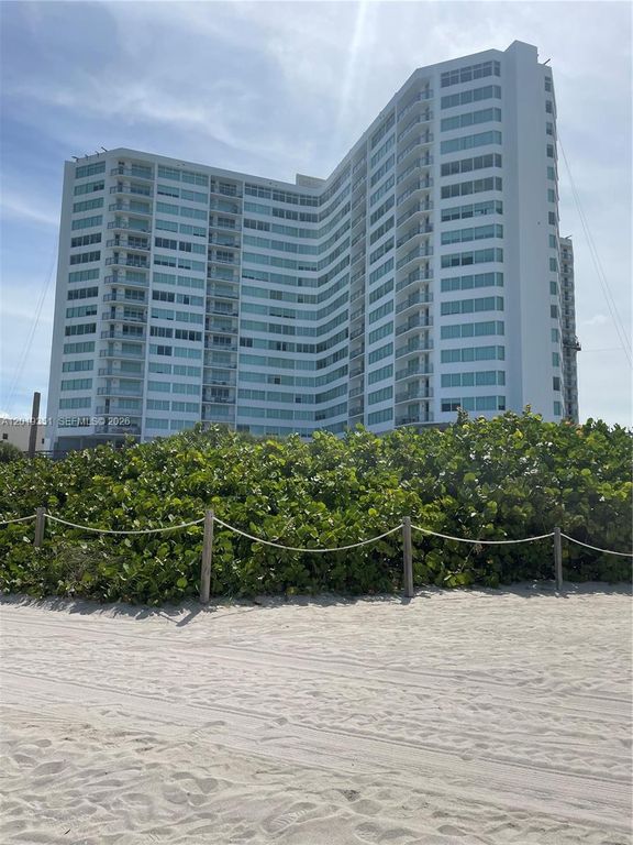 7135 Collins Ave 912, Miami Beach, FL 33141