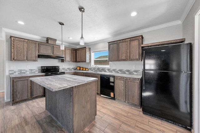 203 N 10th Street, Carlsbad, NM 88220