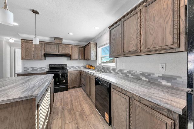 203 N 10th Street, Carlsbad, NM 88220