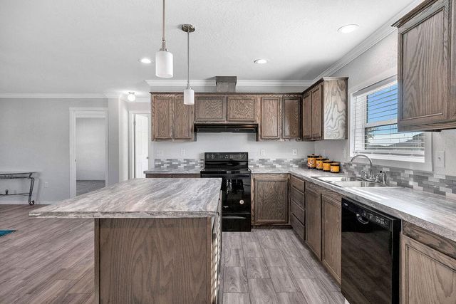 203 N 10th Street, Carlsbad, NM 88220