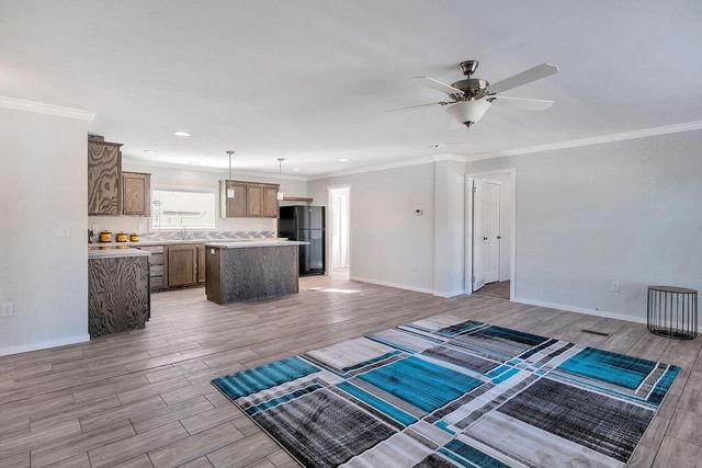 203 N 10th Street, Carlsbad, NM 88220