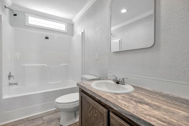 203 N 10th Street, Carlsbad, NM 88220