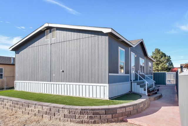 203 N 10th Street, Carlsbad, NM 88220