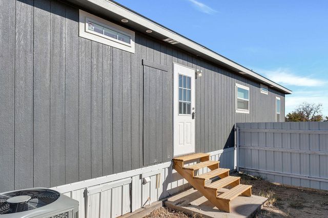 203 N 10th Street, Carlsbad, NM 88220