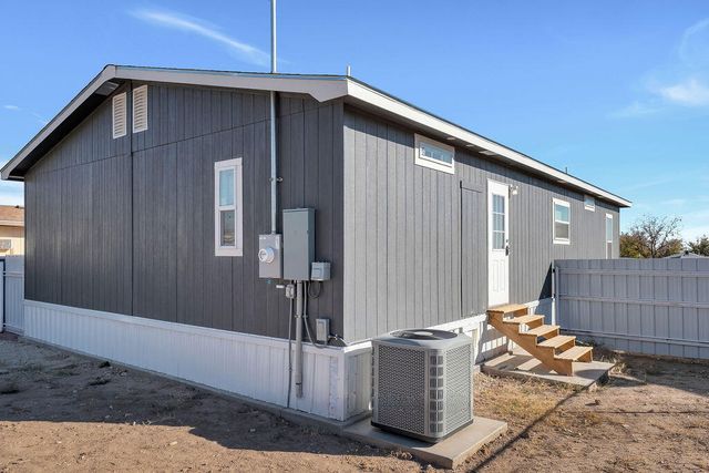 203 N 10th Street, Carlsbad, NM 88220