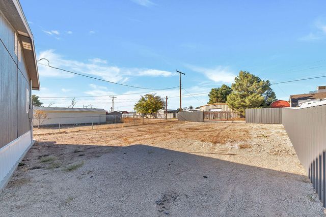 203 N 10th Street, Carlsbad, NM 88220