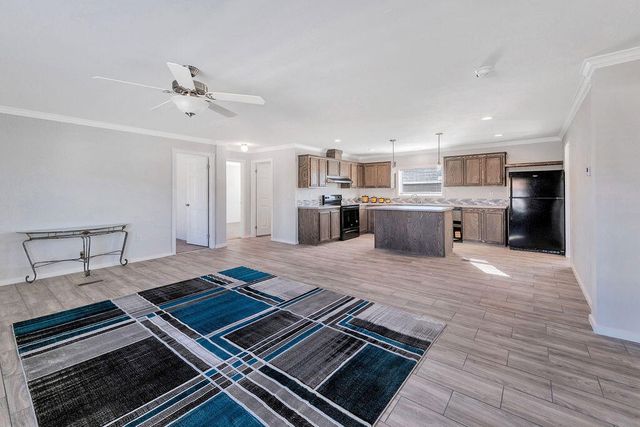 203 N 10th Street, Carlsbad, NM 88220