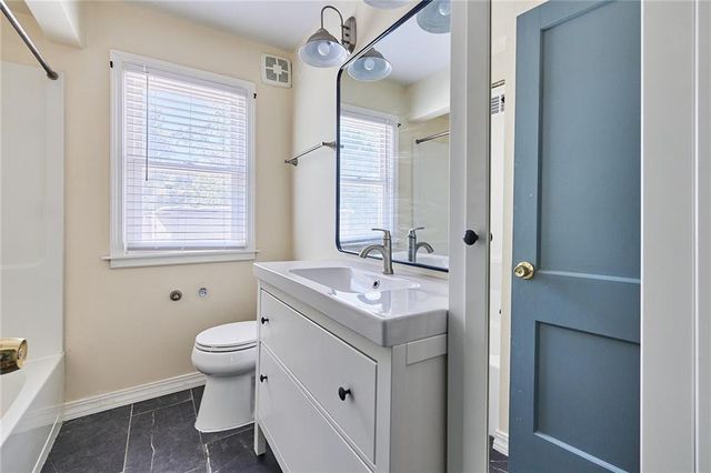 4401 W 53rd Terrace, Roeland Park, KS 66205