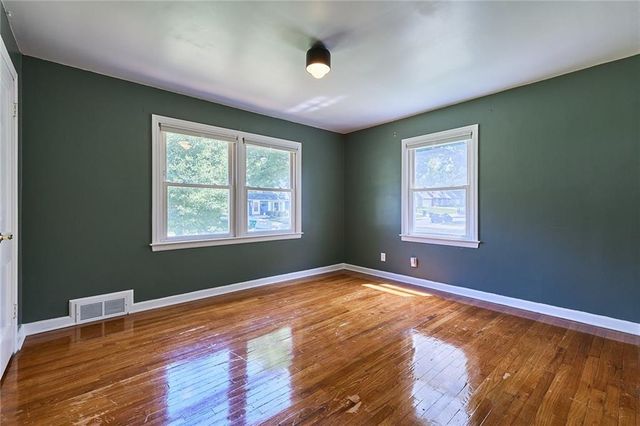4401 W 53rd Terrace, Roeland Park, KS 66205