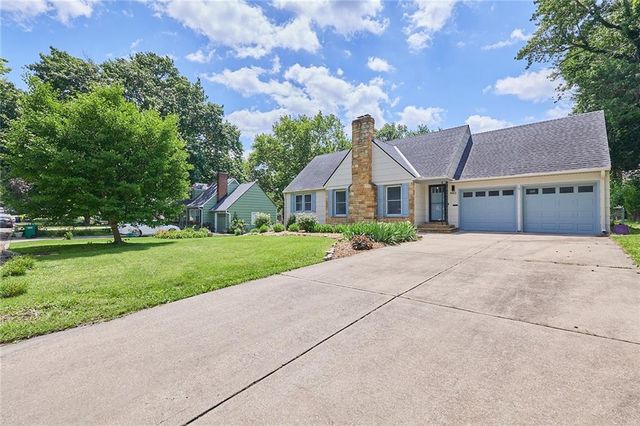 4401 W 53rd Terrace, Roeland Park, KS 66205