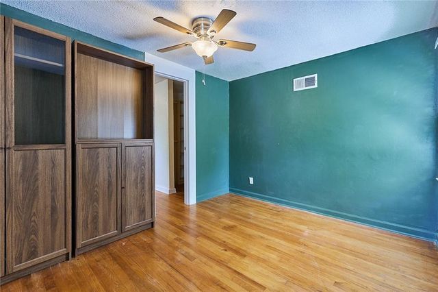 4401 W 53rd Terrace, Roeland Park, KS 66205