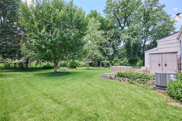 4401 W 53rd Terrace, Roeland Park, KS 66205