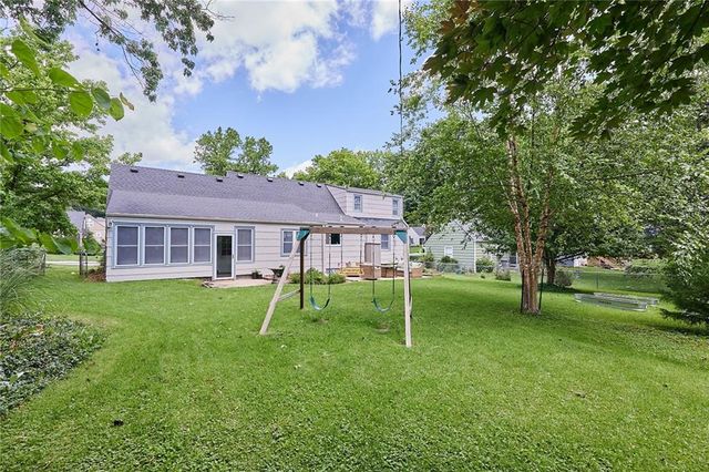 4401 W 53rd Terrace, Roeland Park, KS 66205