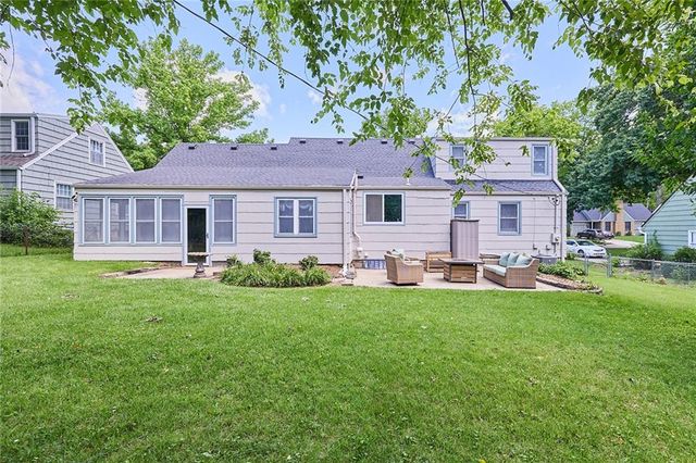 4401 W 53rd Terrace, Roeland Park, KS 66205