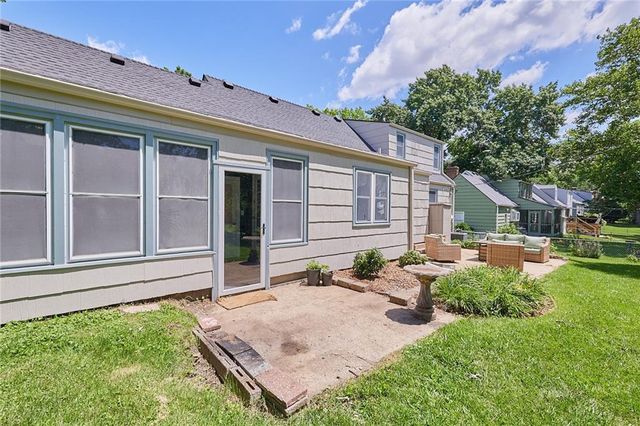4401 W 53rd Terrace, Roeland Park, KS 66205