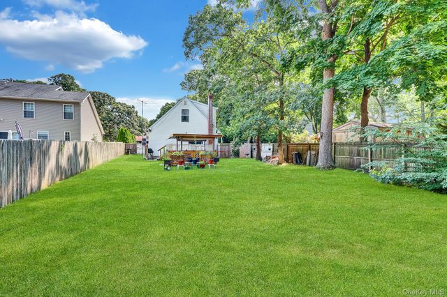 265 Forrest Avenue, Shirley, NY 11967