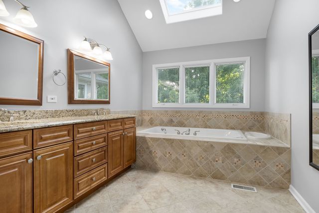 2711 Deering Bay Drive, Naperville, IL 60564
