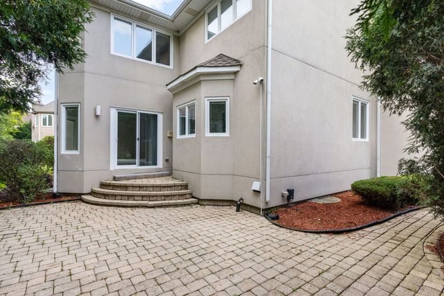 2711 Deering Bay Drive, Naperville, IL 60564