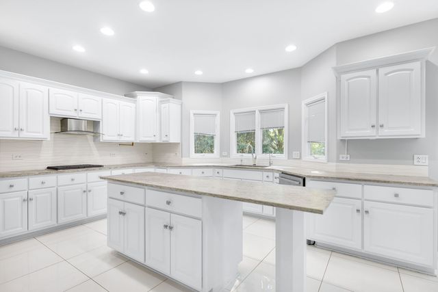 2711 Deering Bay Drive, Naperville, IL 60564