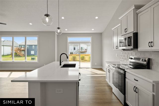 726 NE Crossing Oaks Drive, Ankeny, IA 50021