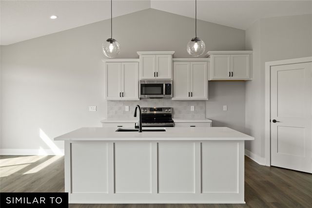 726 NE Crossing Oaks Drive, Ankeny, IA 50021