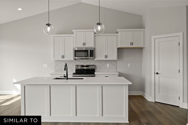 726 NE Crossing Oaks Drive, Ankeny, IA 50021