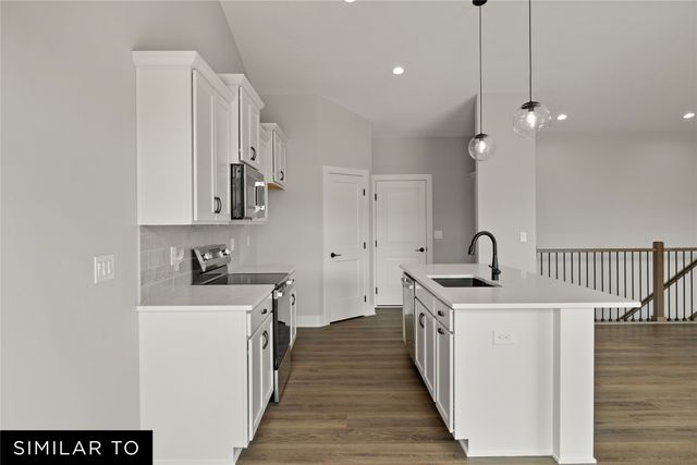 726 NE Crossing Oaks Drive, Ankeny, IA 50021