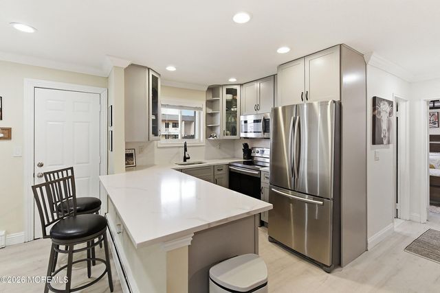 35 Wharfside Drive, Monmouth Beach, NJ 07750