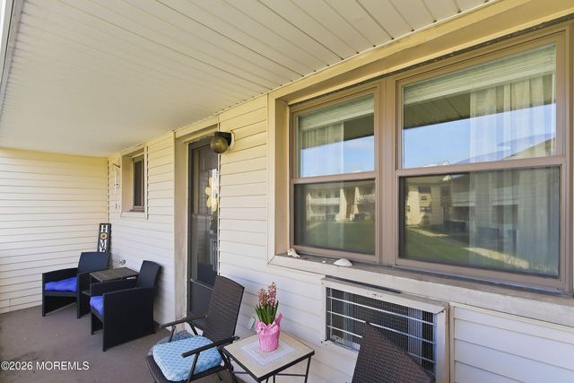 35 Wharfside Drive, Monmouth Beach, NJ 07750