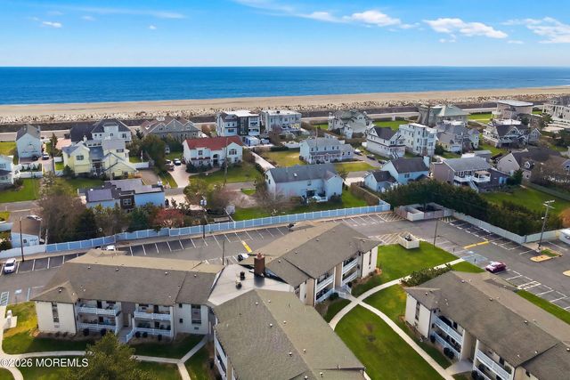 35 Wharfside Drive, Monmouth Beach, NJ 07750