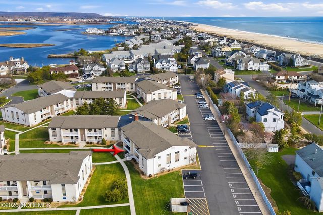 35 Wharfside Drive, Monmouth Beach, NJ 07750