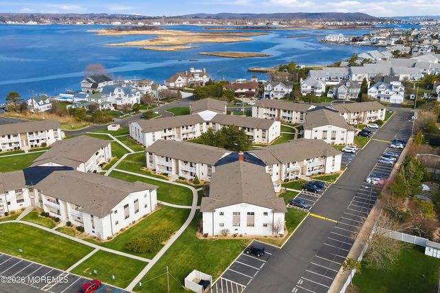 35 Wharfside Drive, Monmouth Beach, NJ 07750