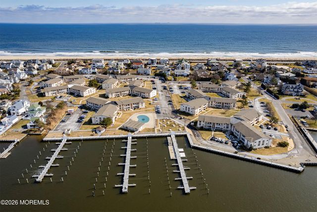 35 Wharfside Drive, Monmouth Beach, NJ 07750
