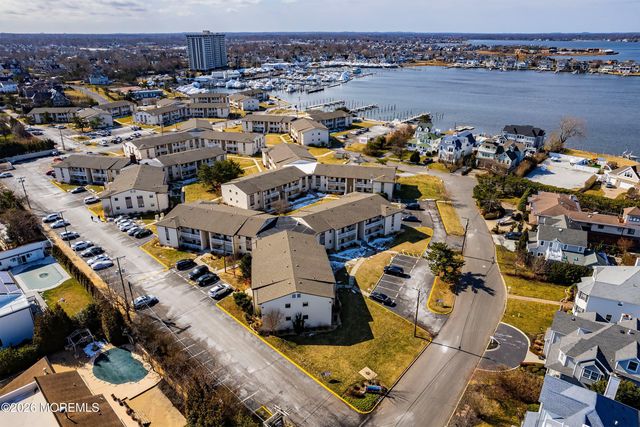 35 Wharfside Drive, Monmouth Beach, NJ 07750