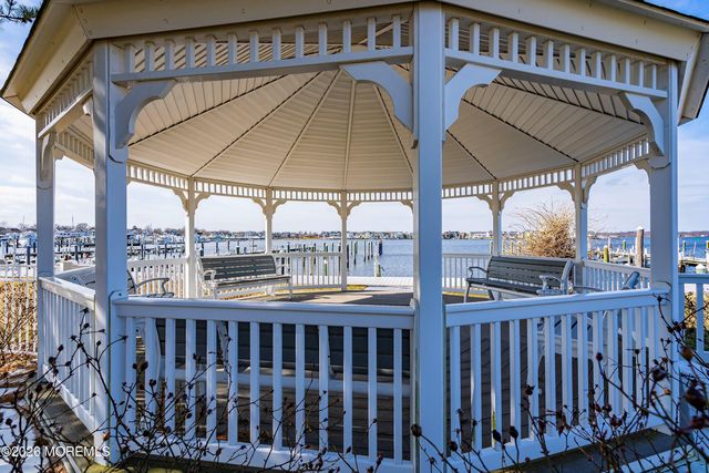 35 Wharfside Drive, Monmouth Beach, NJ 07750