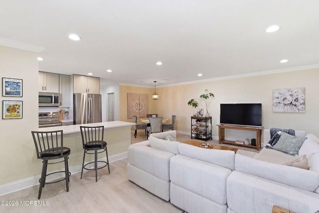 35 Wharfside Drive, Monmouth Beach, NJ 07750