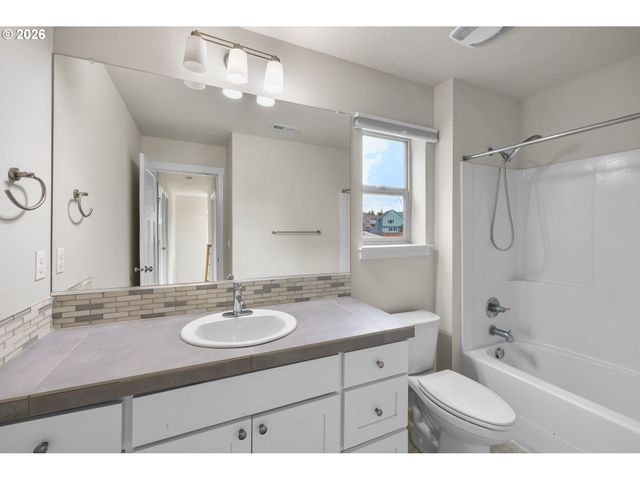 15852 Se TALLINA Dr, Damascus, OR 97089