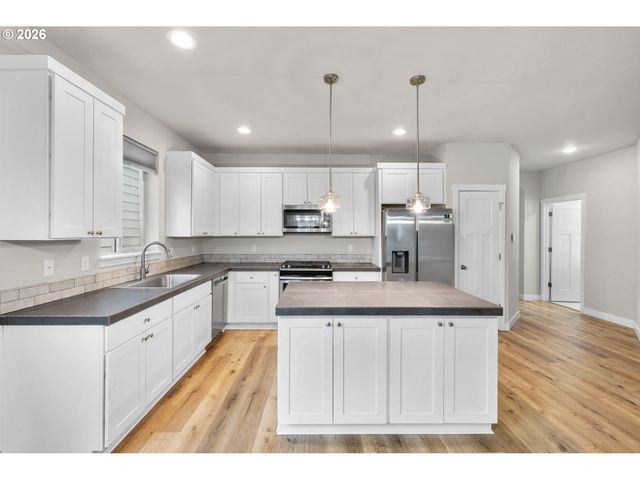 15852 Se TALLINA Dr, Damascus, OR 97089