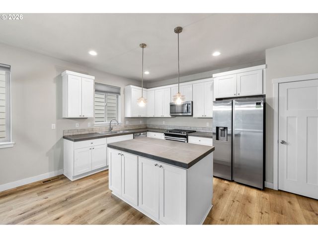 15852 Se TALLINA Dr, Damascus, OR 97089