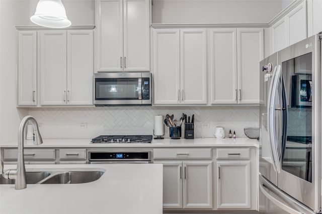 2837 Troutt Drive, Carrollton, TX 75010